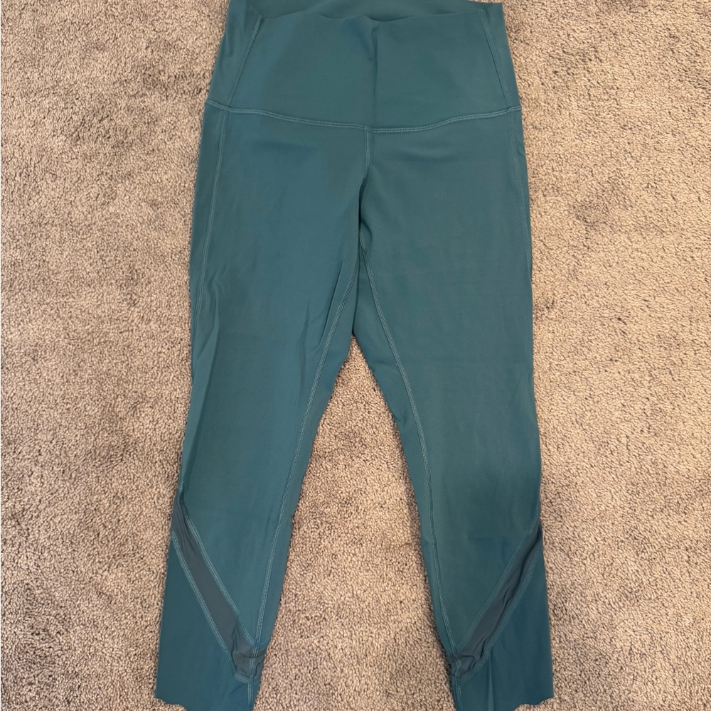 Lululemon Wunder Under Scalloped | size 6